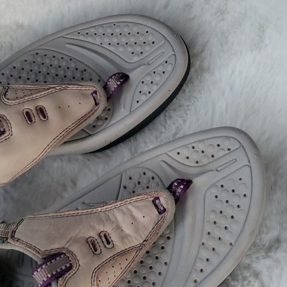 Earth sandal size 9 - Picture 2 of 8